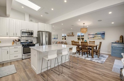 Westside Santa Cruz House | Discounted Monthly Stays- Westside SC+ EV charging+ Pet Friendly Fully Remodeled