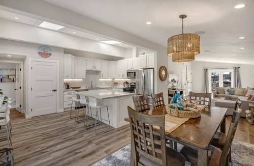 Westside Santa Cruz House | Discounted Monthly Stays- Westside SC+ EV charging+ Pet Friendly Fully Remodeled