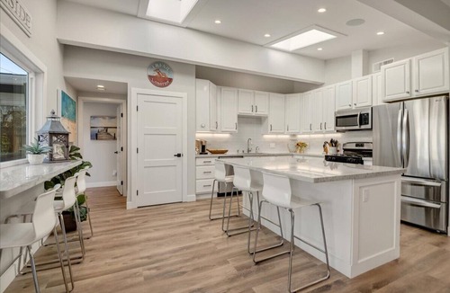 Westside Santa Cruz House | Discounted Monthly Stays- Westside SC+ EV charging+ Pet Friendly Fully Remodeled
