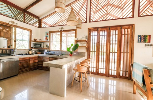 Puerto Viejo de Talamanca House | Dishwasher-Private Pool-AC-Walk to Beach: Palma Verde