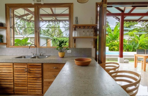 Puerto Viejo de Talamanca House | Dishwasher-Private Pool-AC-Walk to Beach: Palma Verde