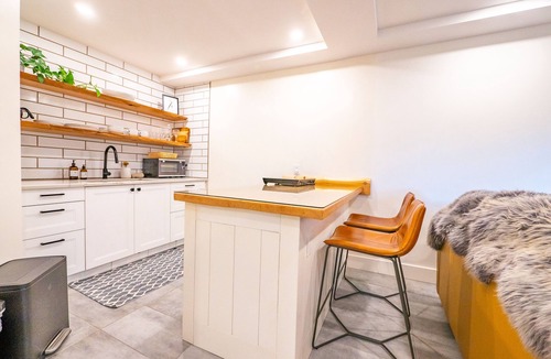 Ucluelet Apartment | Dog Friendly & Luxury Suite