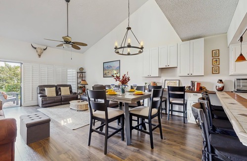 Palm Desert Condo | Dog-Friendly Updated Condo Next to Golf Courses w/WiFi, AC, W/D, Shared Pool