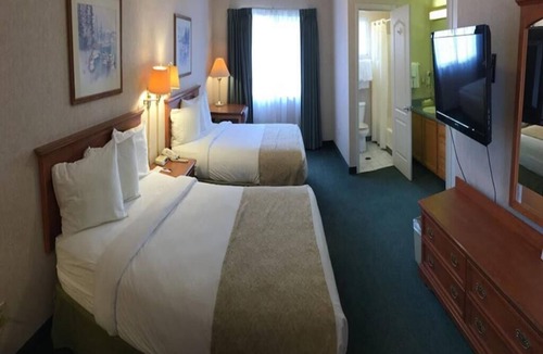 Fresno Hotel | Double Room, 2 Queen Beds