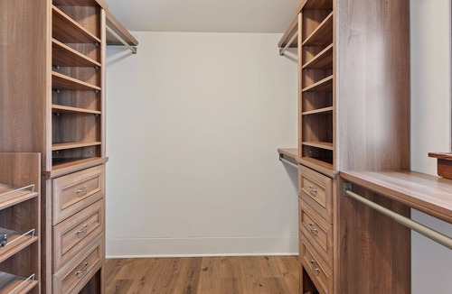 Oak Park House | Downtown Life, close to shops, restaurants,& fun.
