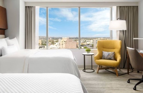 Downtown Long Beach Hotel | Downtown Long Beach Stay | 2 Double Beds | Near Convention Center