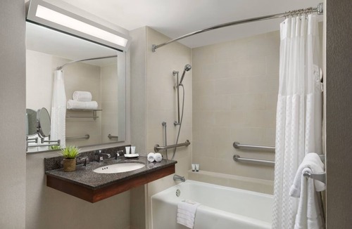 Downtown Long Beach Hotel | Downtown Long Beach Stay | 2 Double Beds | Near Convention Center