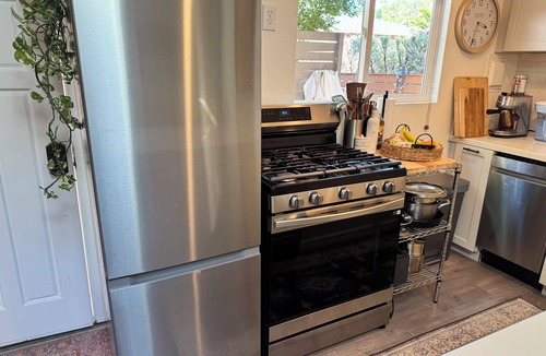 Mill Valley Cottage | Downtown Mill Valley 1-bedroom Charming Cottage - Walk to Town!