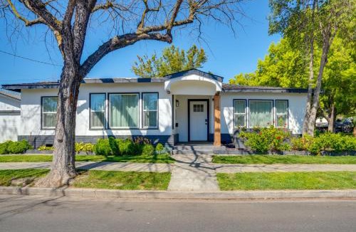 Modesto House | Downtown Modesto Gem! Updated Family Home