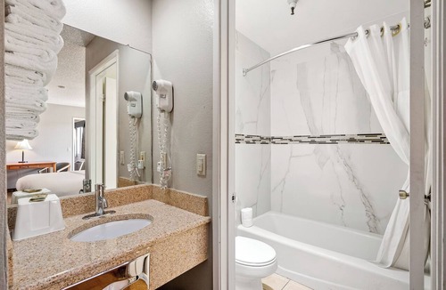 San Luis Obispo Hotel | Downtown SLO Inn - San Luis Obispo
