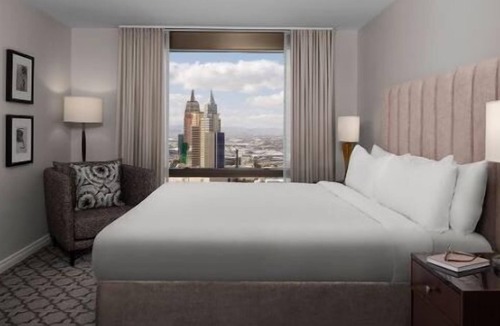 Las Vegas Hotel | Dream Las Vegas Retreat Steps from the Strip!