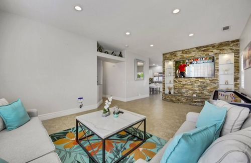 Coachella House | Dulce Vida: Pool, Spa, Table Games, Fire Pit, BBQ!