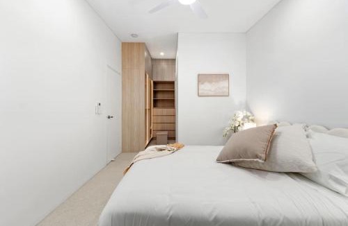Teneriffe Apartment | Dune Designer 2 Bedroom Apartment with River Views Parking Pool