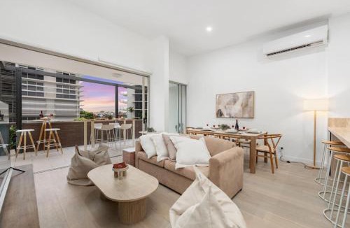 Teneriffe Apartment | Dune Designer 2 Bedroom Apartment with River Views Parking Pool