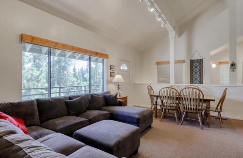 Lakeshore Apartment | Eagle's Landing Condo 68