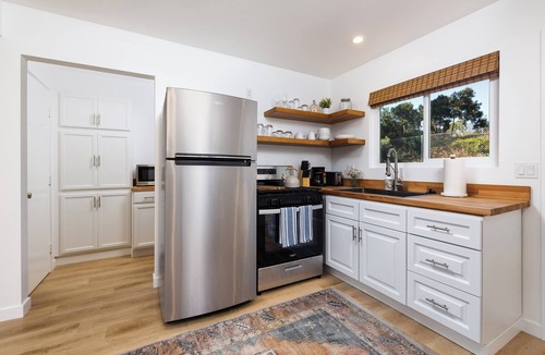 Waterfront Apartment | East Beach Getaway!