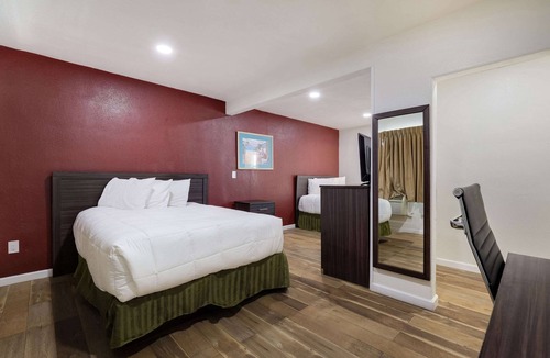 Needles Hotel | Econo Lodge Needles