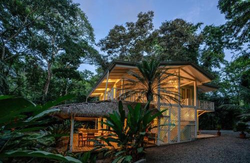Manzanillo House | El Oasis-Beachfront paradise