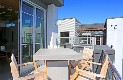 Menlo Park Condo | Elan Menlo's 3BR Condo: A Perfect Retreat with Outdoor Pool, Fire Pit, and BBQ Grills