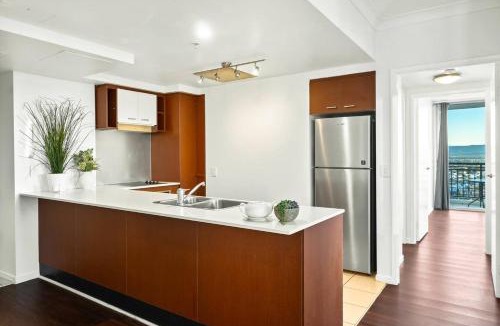 Surfers Paradise Apartment | Elara - Scenic Resort Living above Surfers Paradise