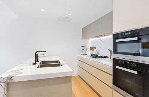 Surfers Paradise Apartment | Elegance Oceanview 2BR Suite -The Langham +Parking
