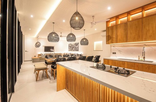 Batubelig Villa | Elegant 6BR Canggu Retreat Just 400m to the Ocean