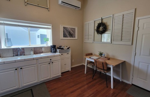 Tehachapi Apartment | Elegant and Comfortable Suite with Mountain Views, Gas Fireplace and AC