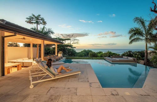 Playa Langosta Villa | Elegant Beachfront Villa w/private pool, gym, breakfast & Housekeeping