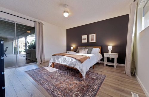 Porterville House | Elegant Cozy 3 Bedroom Home with Large Backyard