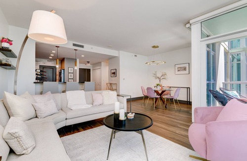 Cortez Hill Condo | Elegant Discovery Condo with beautiful views! Quiet downtown neighborhood.