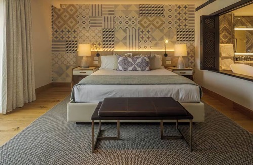 Tor Hotel | Elegant Hill View Room Near Local Attractions – Comfortable & Scenic Sta