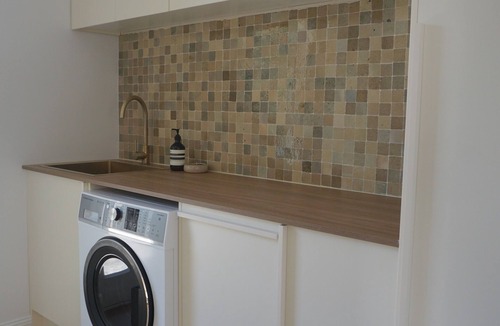 Southport House | Elegant home near Surfers Paradise Beach.