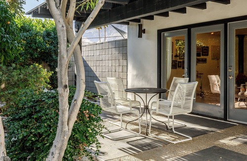 Palm Springs Apartment | Elenora's Casita is in central Palm Springs near downtown and the excitement!