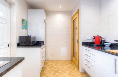 Mato Serrao Apartment | Elizabeth Modern Apartment in the Heart of the City
