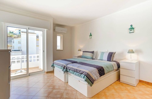 Mato Serrao Apartment | Elizabeth Modern Apartment in the Heart of the City