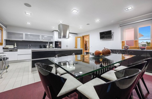 Cascais Villa | Elyra Cascais · Luxury Villa with Spa, Cinema & Gym