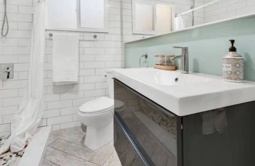 Modesto House | Enchanted Bungalow:Charming 3bd in Central Modesto