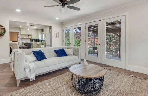 Modesto House | Enchanted Bungalow:Charming 3bd in Central Modesto