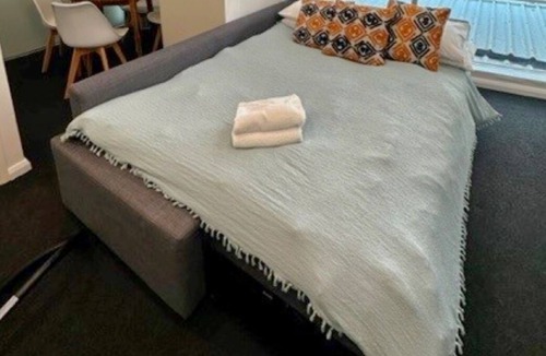 Southport Apartment | Enjoy Cozy Comfort and Modern Convenience in our Perfectly Equipped Apartment