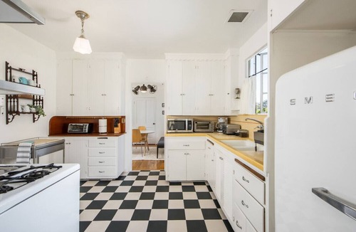 West Beach Apartment | Enjoy indoor-outdoor living, a full kitchen and walk to beach and state st.