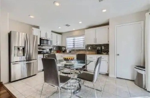 Sunrise Manor House | Enjoy My Casa close to the DT
