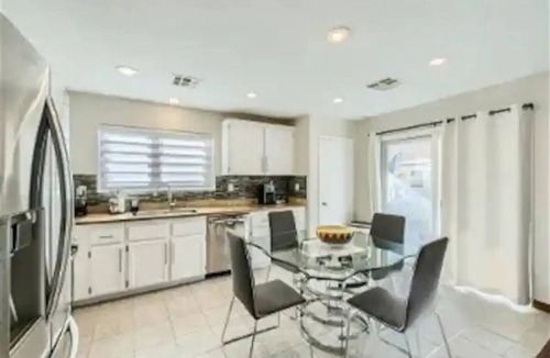 Sunrise Manor House | Enjoy My Casa close to the DT