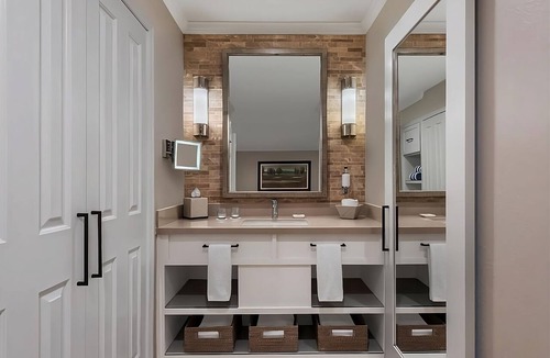 Napa Hotel | Enjoy the Vineyards of Northern California! 2 Spacious Suites w/Kitchen!