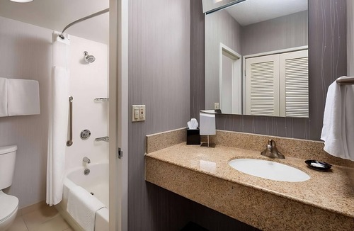 Laguna Hills Hotel | Ensuring a Very Comfortable & Memorable Stay! Near Heisler Park, Pet-Friendly