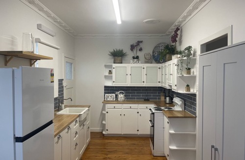 Gold Coast House | Entire Beach House 100ms to Beach Freshly Renovated