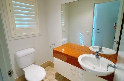Southport Villa | Entire home in Southport Parade Southport