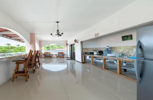Manzanillo House | Entire Home Near Beach, Quiet Area, Pool
