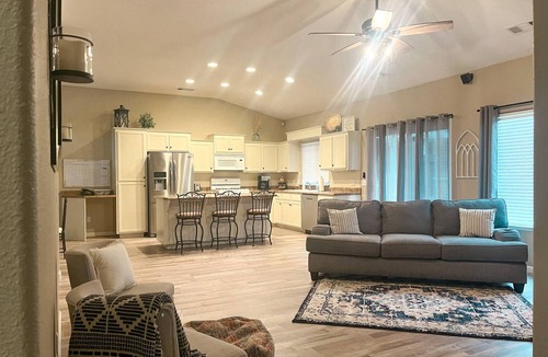Tulare House | Entire Home Near the World Ag Expo