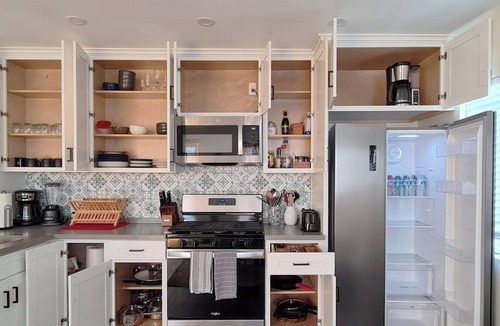 National City House | Entire House w Balcony 10 min to SD Gaslamp, DT, 3BR/3Bth