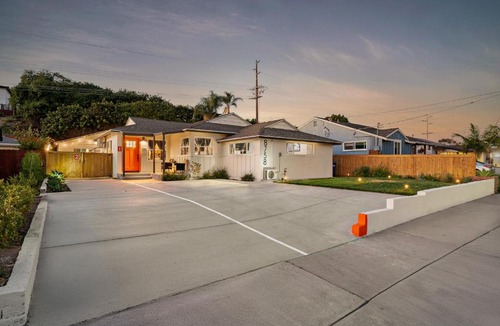 San Carlos House | Entire Private Home with 3 King Beds, Gated Yard, 4 Parking, Ranch-Style, Available Now